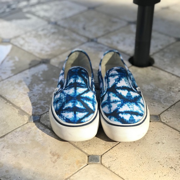 VANS Indigo Blue and Antique White Tie-Dye Slip-On Slide Tennis Shoes (Unisex) - Picture 2 of 9